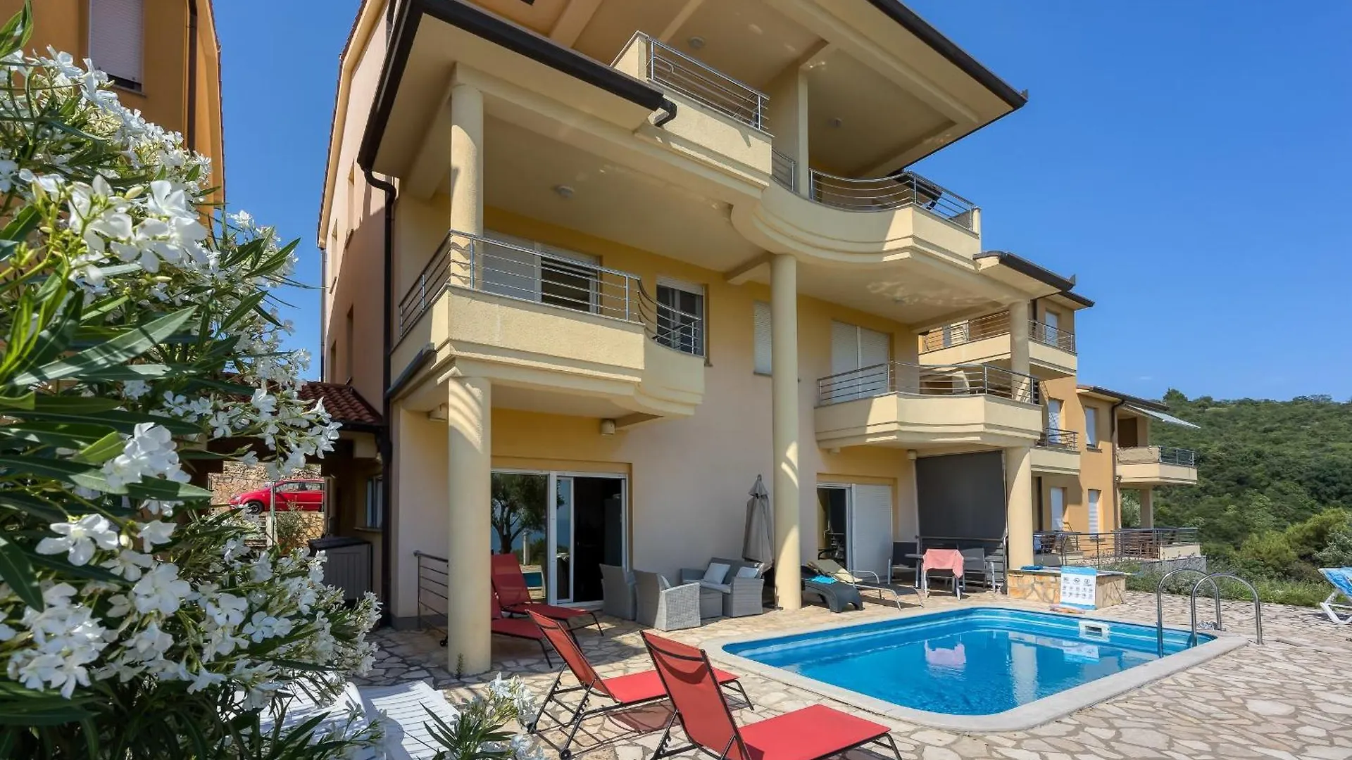Ad Maiora With Shared Pool Apartment Rabac