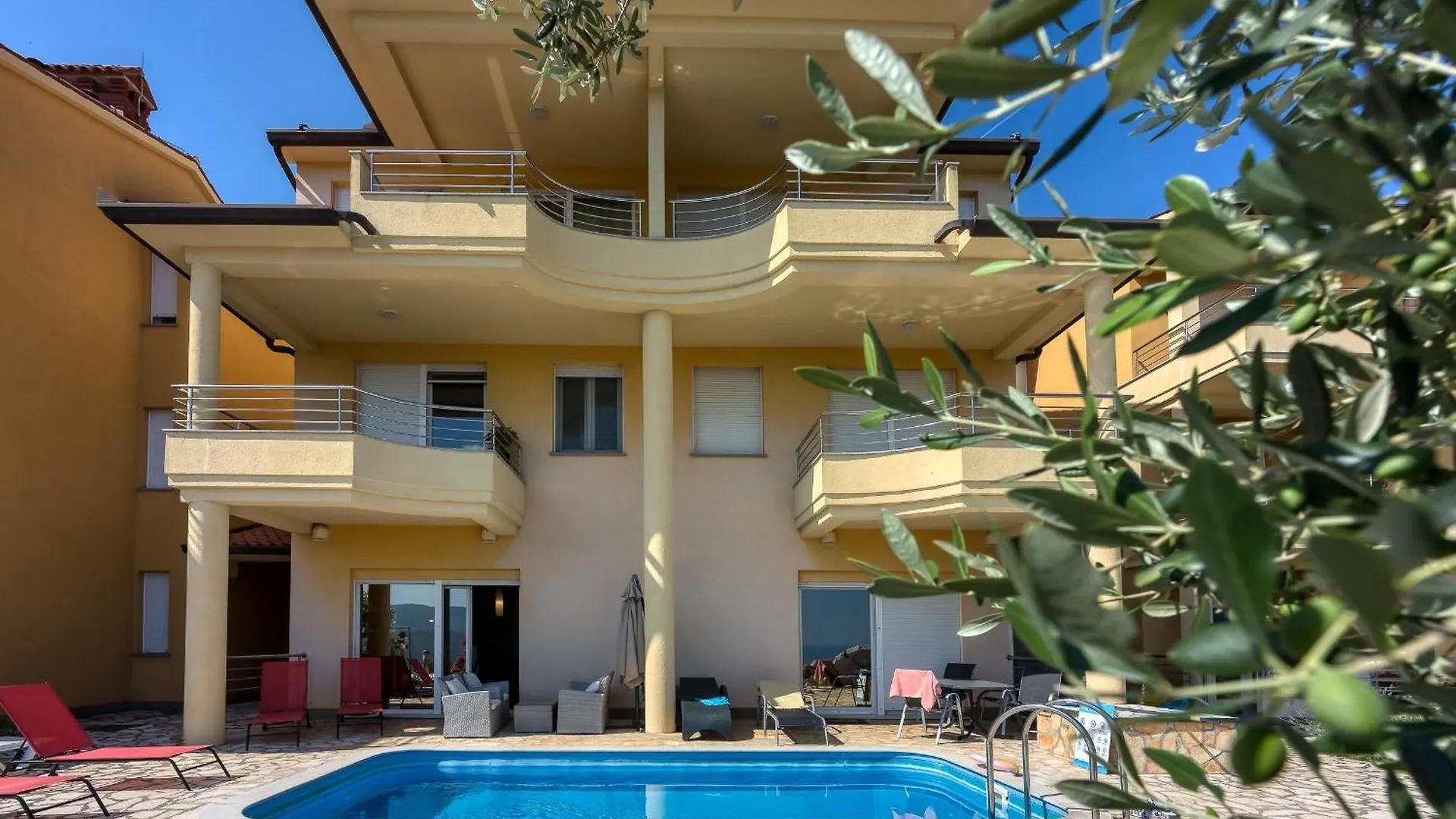 Ad Maiora With Shared Pool Apartment Rabac
