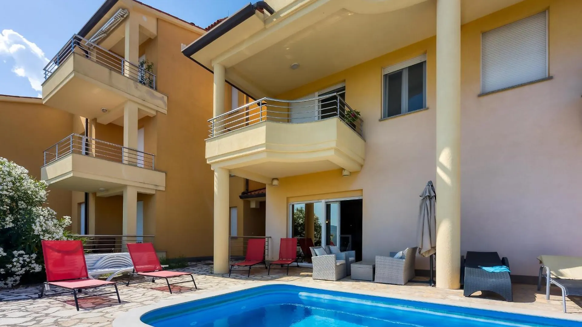 Ad Maiora With Shared Pool Apartment Rabac